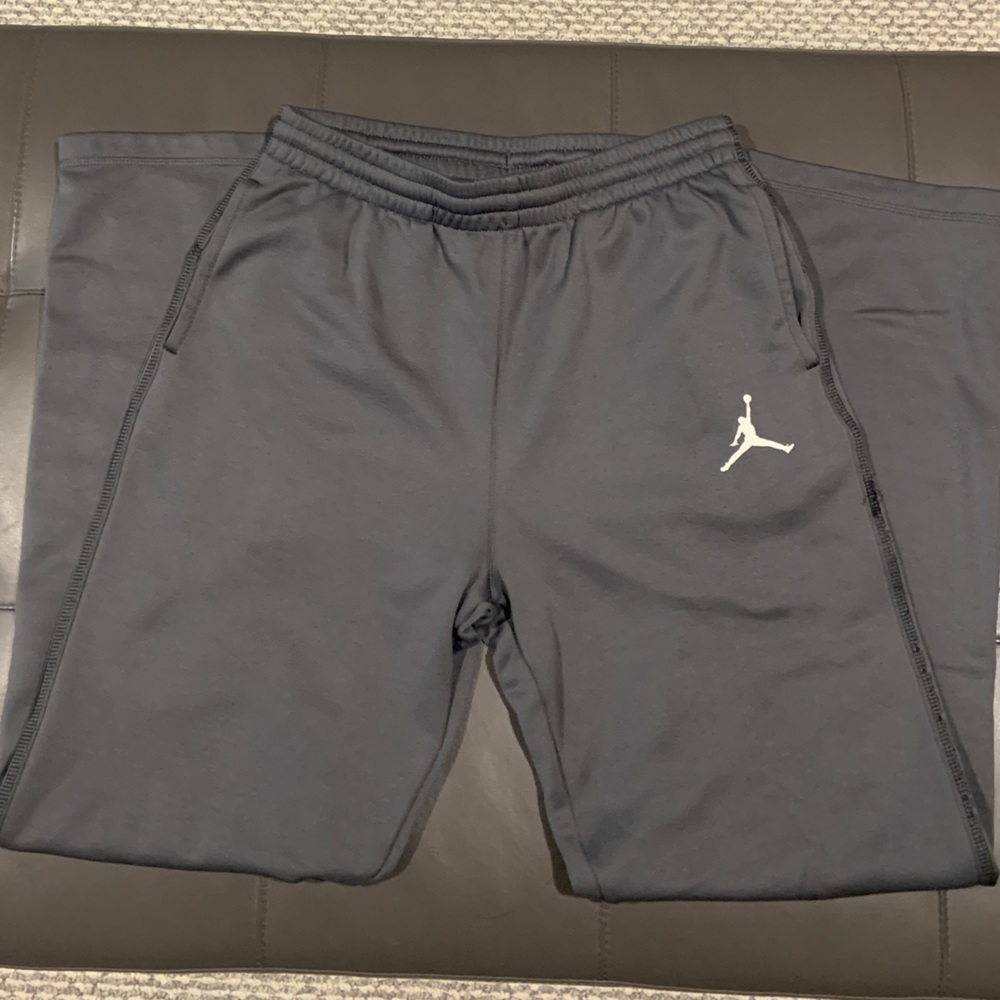 Boys' XL Jordan Gray sweatpants.